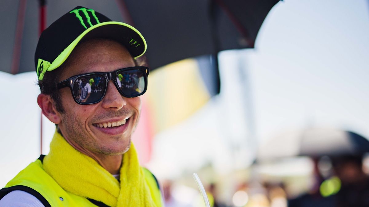 Valentino Rossi will race with BMW